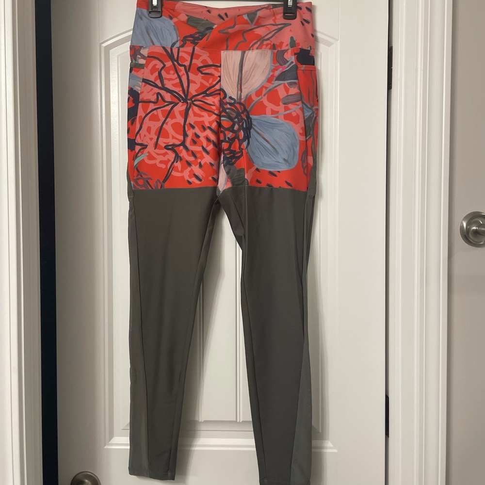 Gymshark X Nikki Blackketter Printed Dynamic Leggings Pineapple Print!